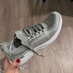 APL Women's Metallic Lace-Up Techloom Breeze
Running Shoes Size 7